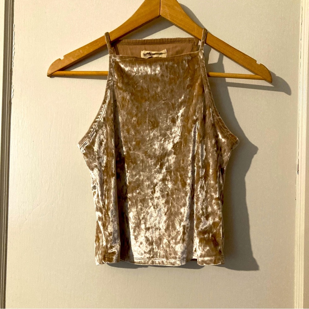 Hollister Gold Shimmer Velvet Cropped Halter Top women’s size M w/ built in bra